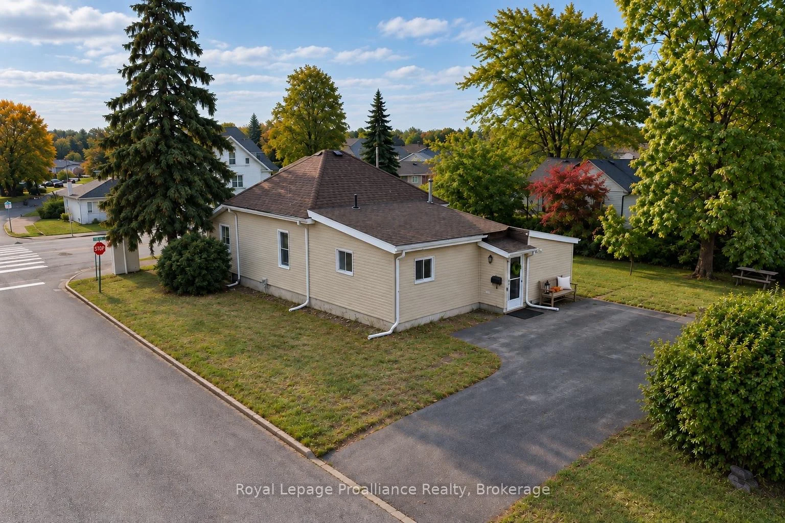 Photo 31 of 252 Sidney Street, Quinte West, Trenton Ward — HOMEH