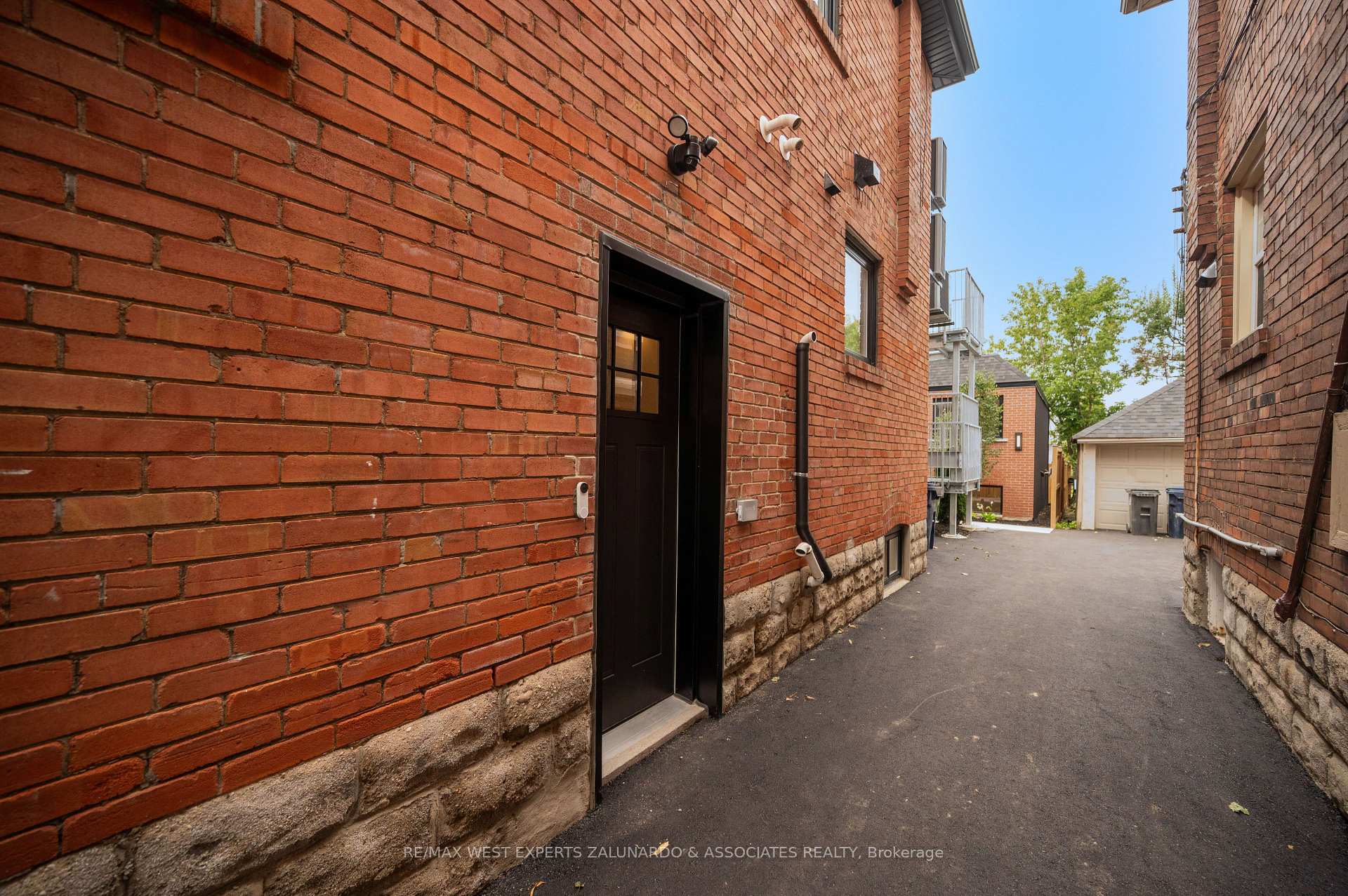Photo 2 of Unit 1, 412 Glenholme Avenue, Toronto, Oakwood Village — HOMEH