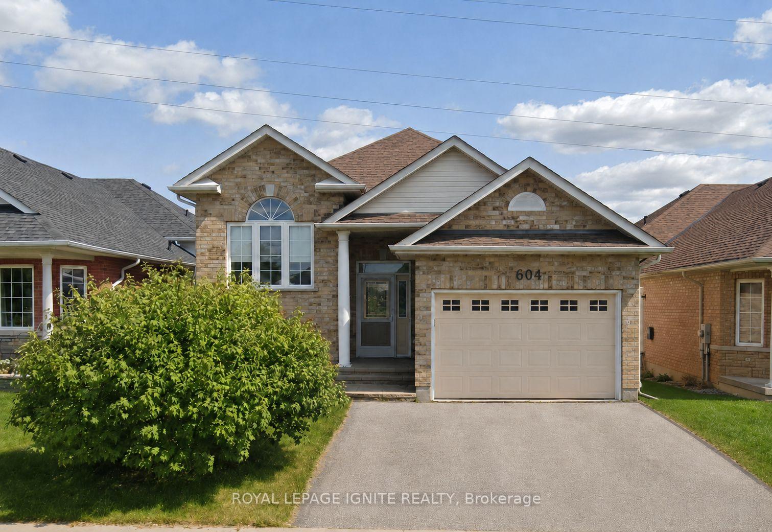 Photo 1 of 604 Woodmount Crescent, Oshawa, Samac — HOMEH