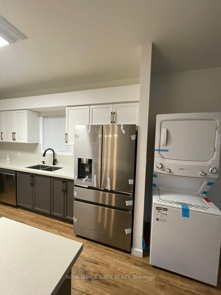 Photo 7 of 604 Woodmount Crescent, Oshawa, Samac — HOMEH
