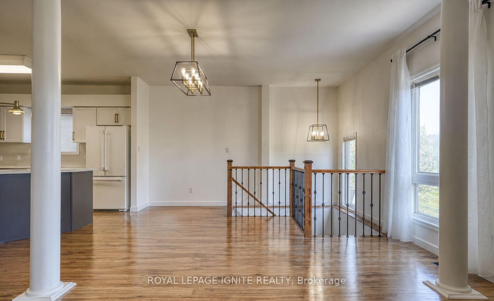 Photo 6 of 604 Woodmount Crescent, Oshawa, Samac — HOMEH