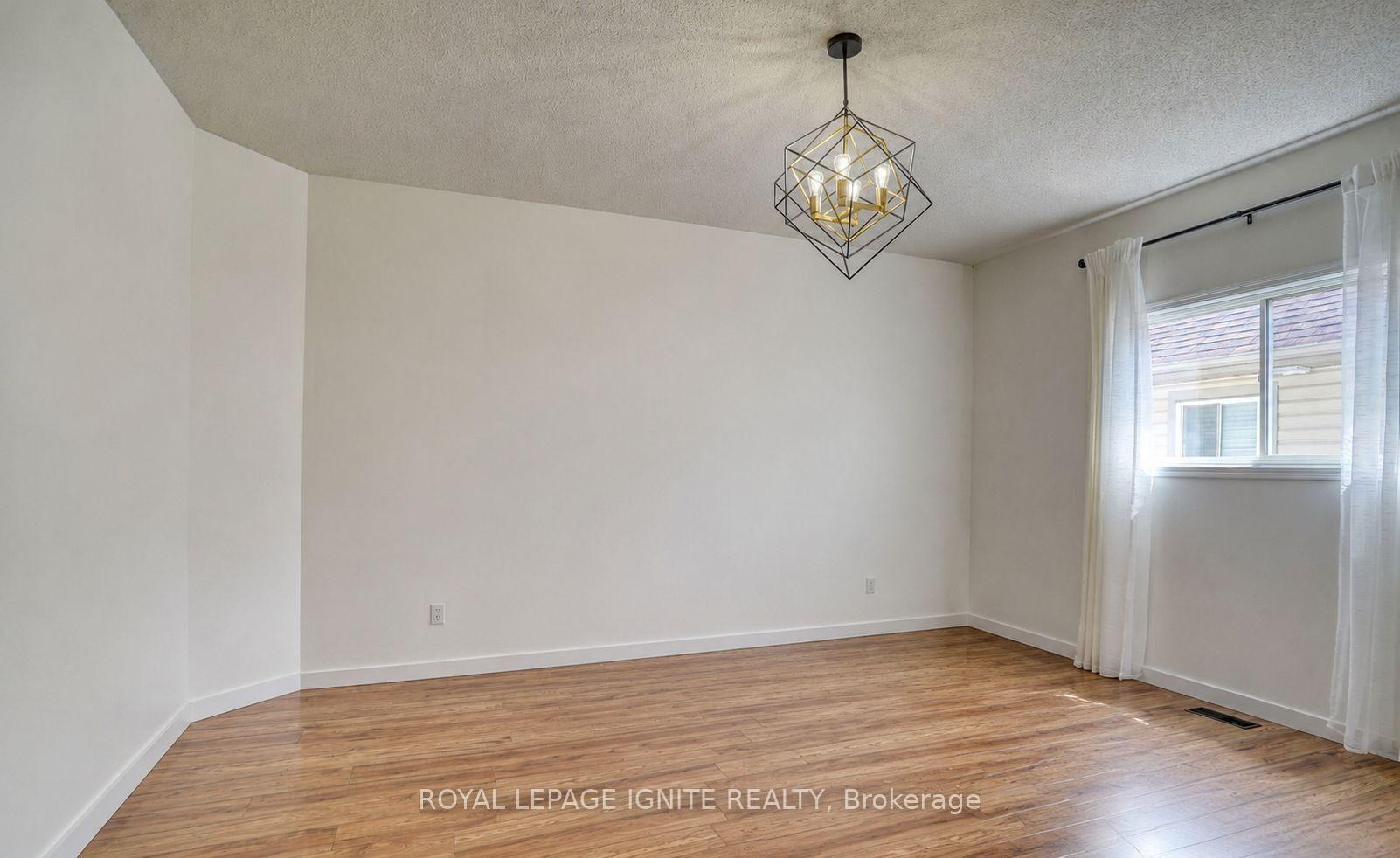 Photo 20 of 604 Woodmount Crescent, Oshawa, Samac — HOMEH