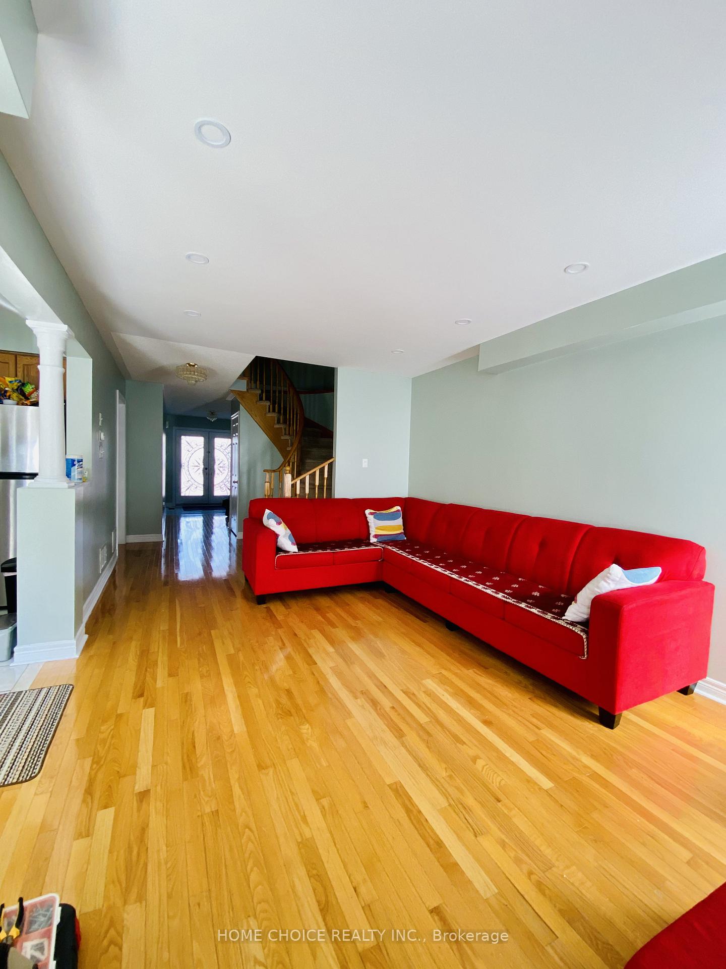 Photo 5 of 36 Earl Grey Crescent, Brampton, Fletcher's Meadow — HOMEH
