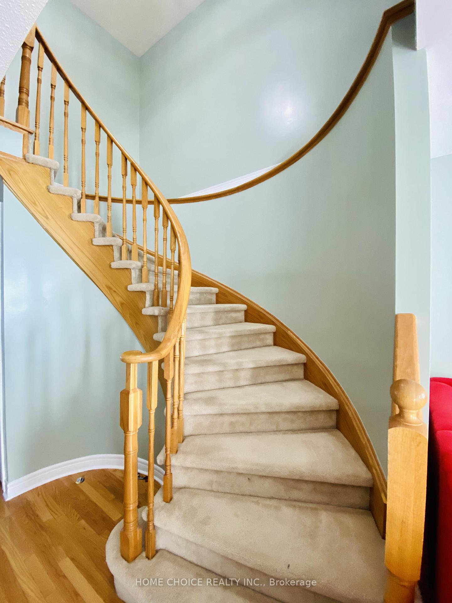 Photo 9 of 36 Earl Grey Crescent, Brampton, Fletcher's Meadow — HOMEH