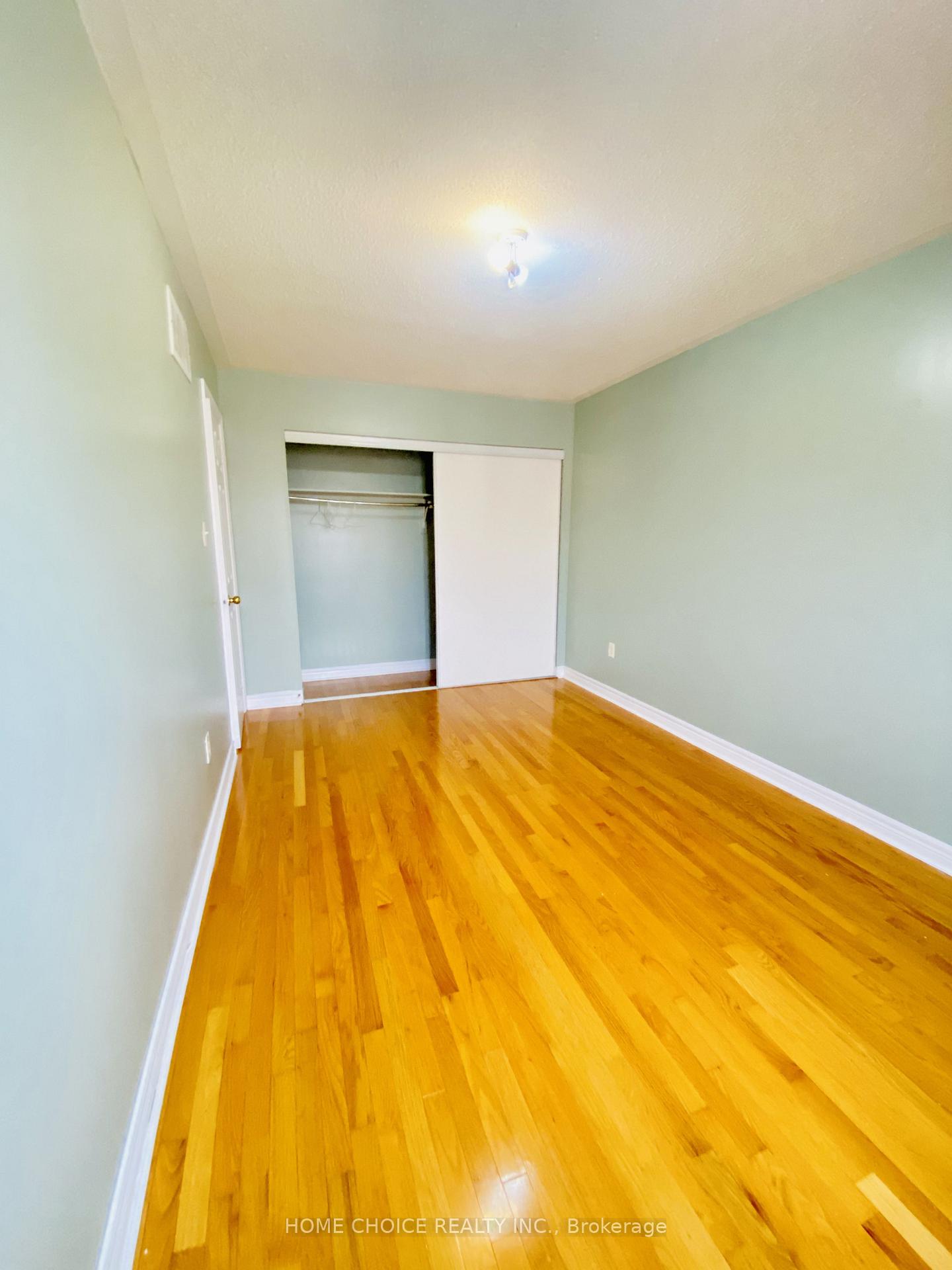 Photo 14 of 36 Earl Grey Crescent, Brampton, Fletcher's Meadow — HOMEH