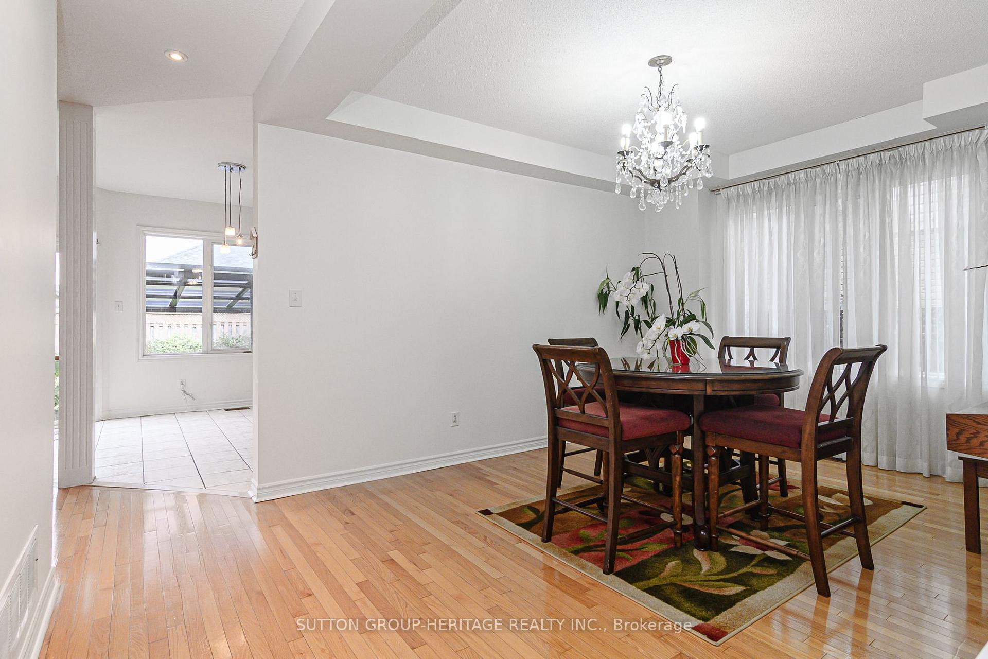 Photo 10 of 4 Divine Drive, Whitby, Rolling Acres — HOMEH