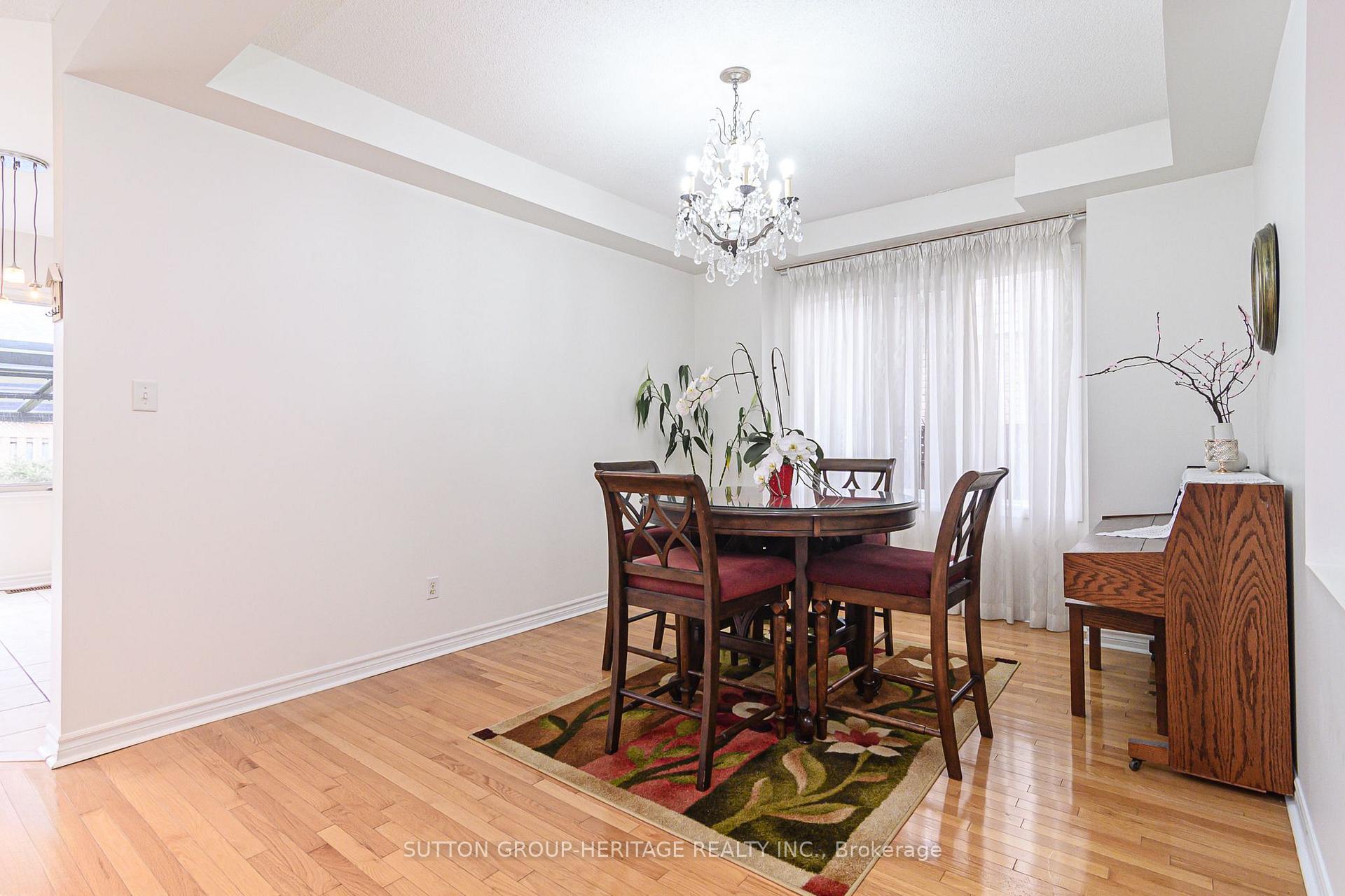 Photo 11 of 4 Divine Drive, Whitby, Rolling Acres — HOMEH