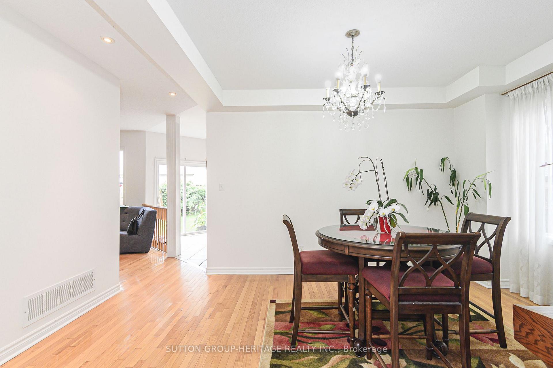 Photo 12 of 4 Divine Drive, Whitby, Rolling Acres — HOMEH