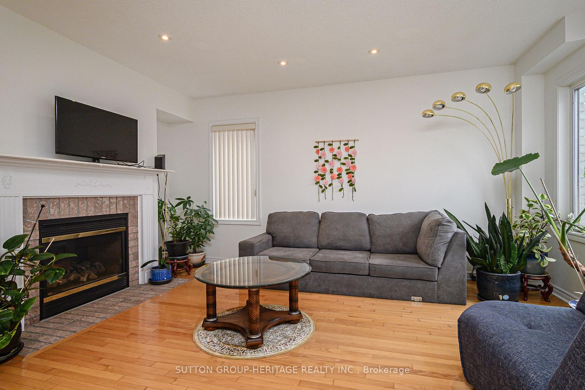Photo 18 of 4 Divine Drive, Whitby, Rolling Acres — HOMEH