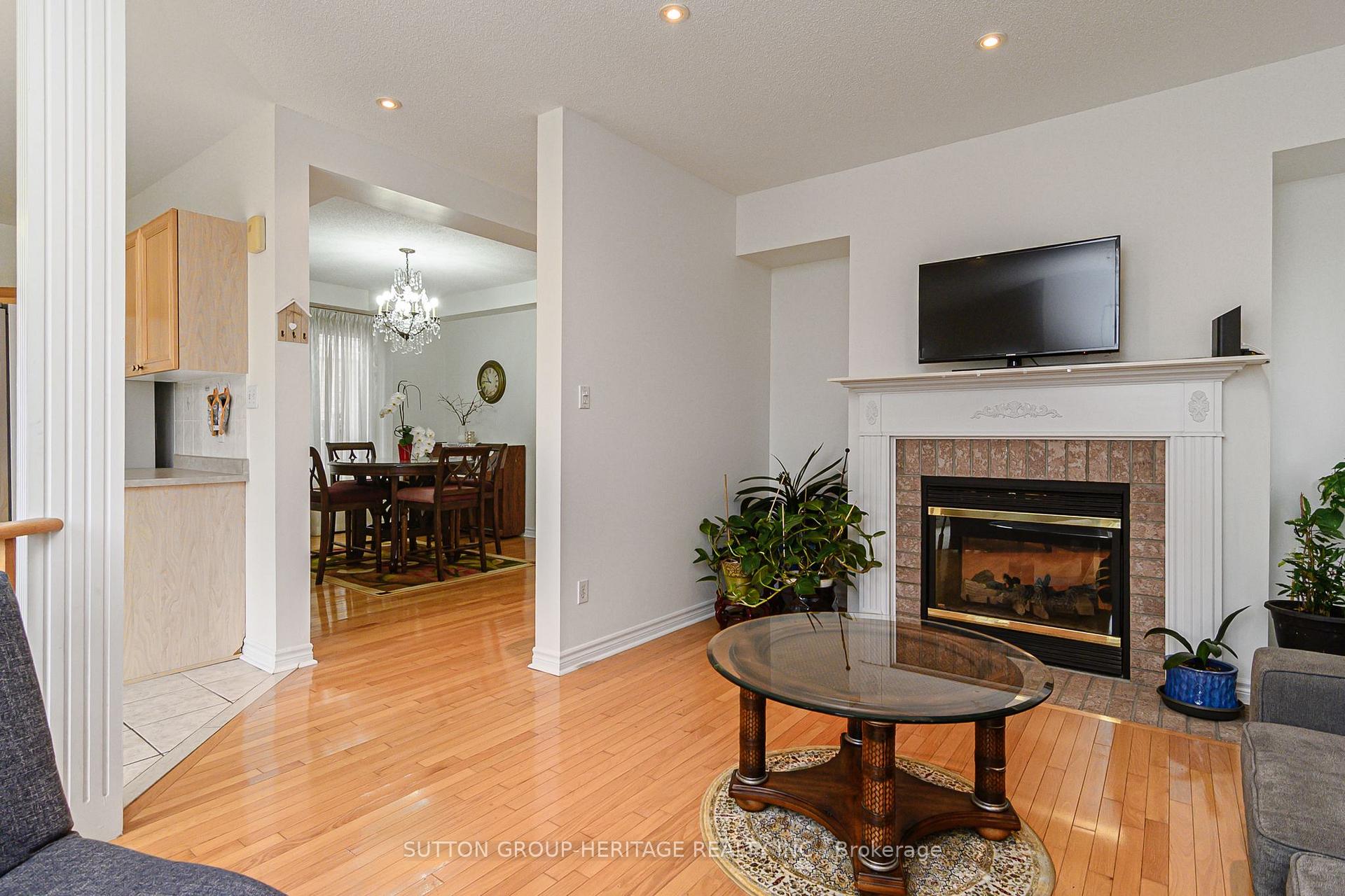Photo 20 of 4 Divine Drive, Whitby, Rolling Acres — HOMEH