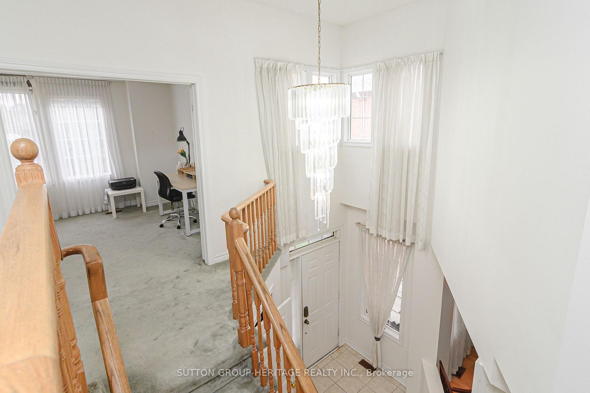 Photo 33 of 4 Divine Drive, Whitby, Rolling Acres — HOMEH