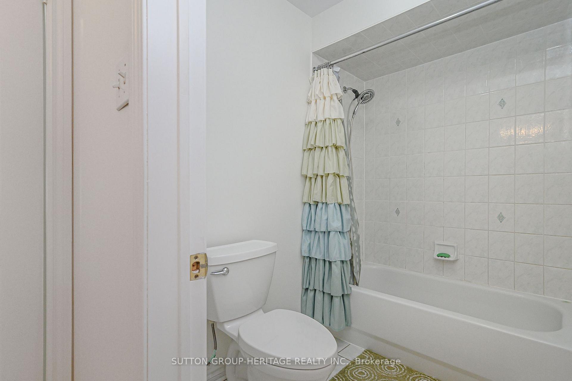 Photo 35 of 4 Divine Drive, Whitby, Rolling Acres — HOMEH