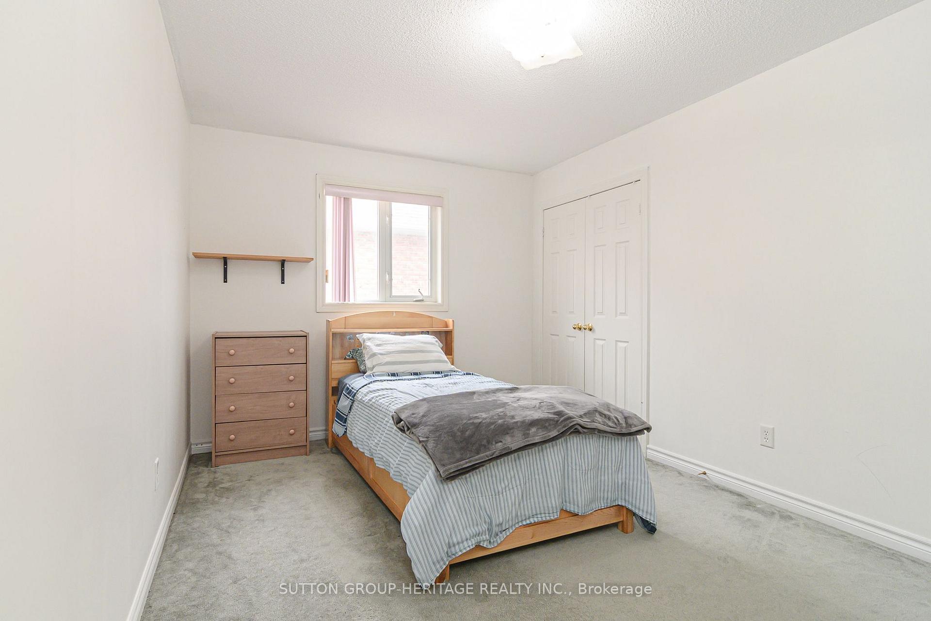 Photo 37 of 4 Divine Drive, Whitby, Rolling Acres — HOMEH