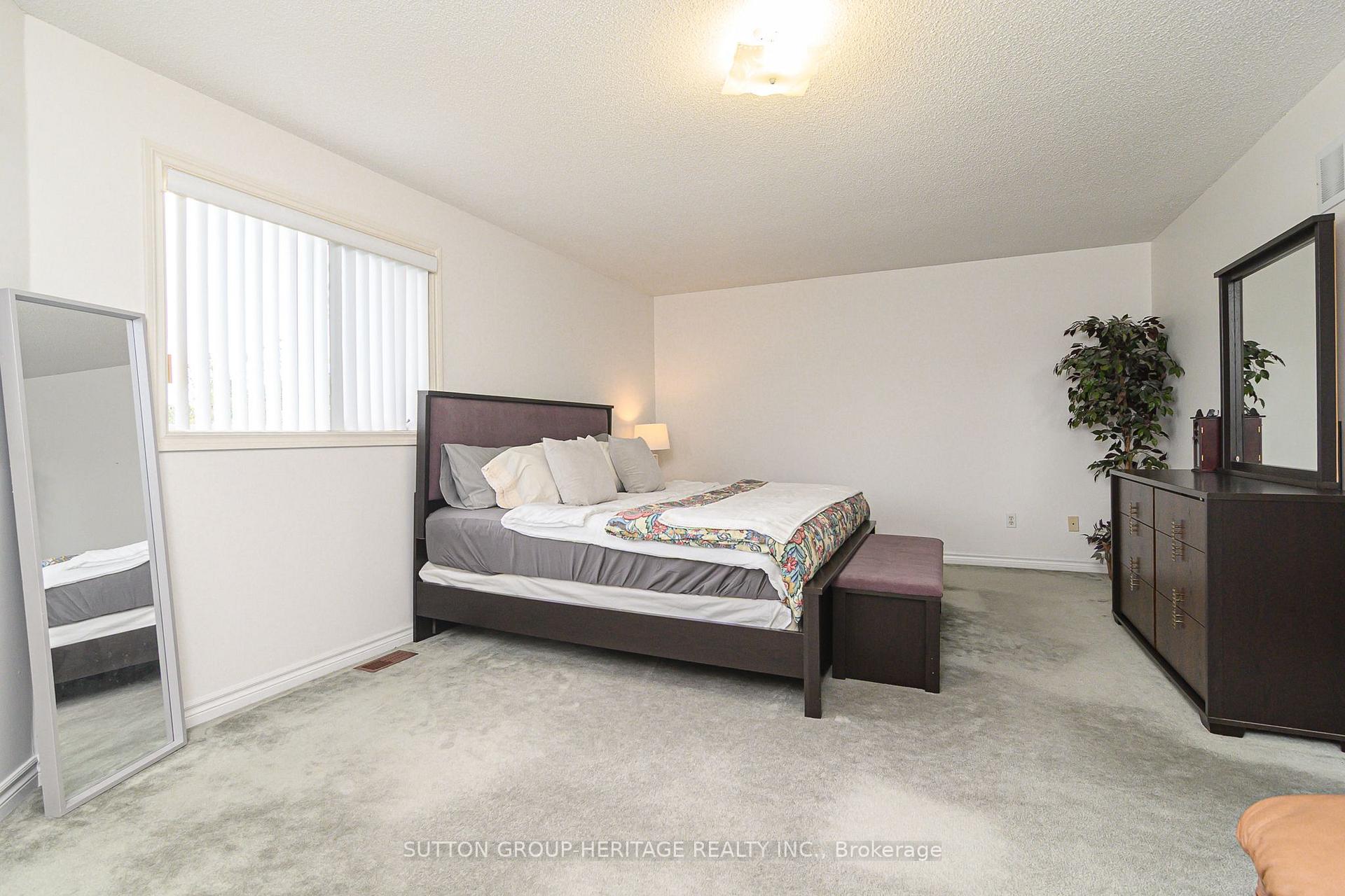 Photo 42 of 4 Divine Drive, Whitby, Rolling Acres — HOMEH