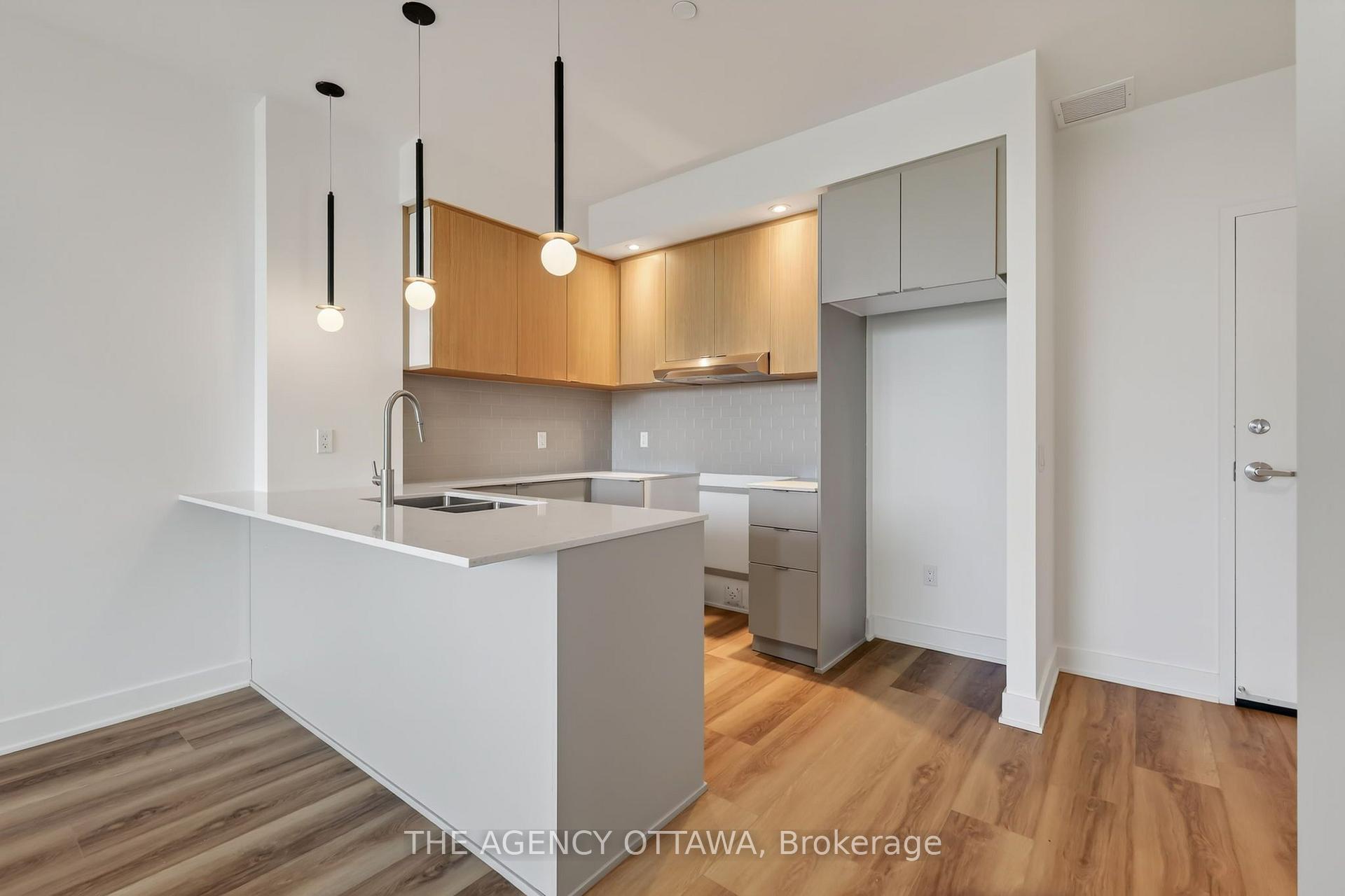 Photo 6 of Unit 308, 3085 Riverside Drive, Ottawa, Mooneys Bay/Riverside Park — HOMEH