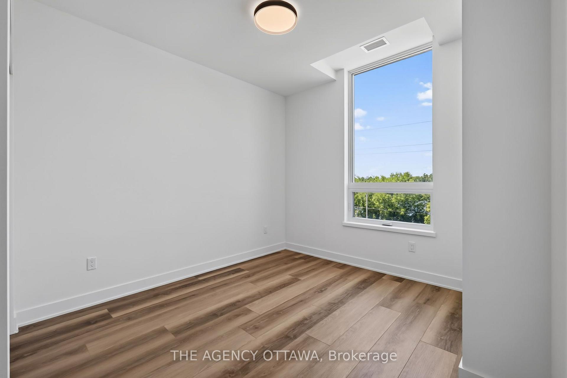 Photo 10 of Unit 308, 3085 Riverside Drive, Ottawa, Mooneys Bay/Riverside Park — HOMEH