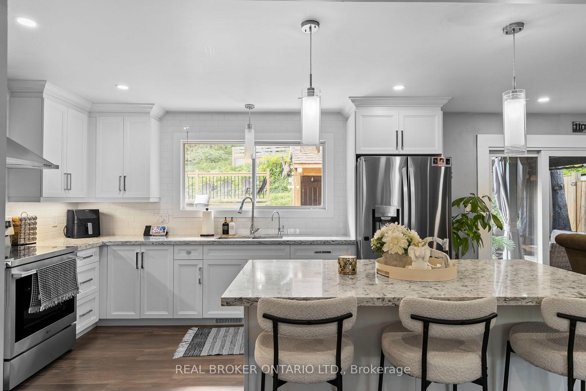 Photo 10 of 92 Quinn Avenue, Orillia — HOMEH