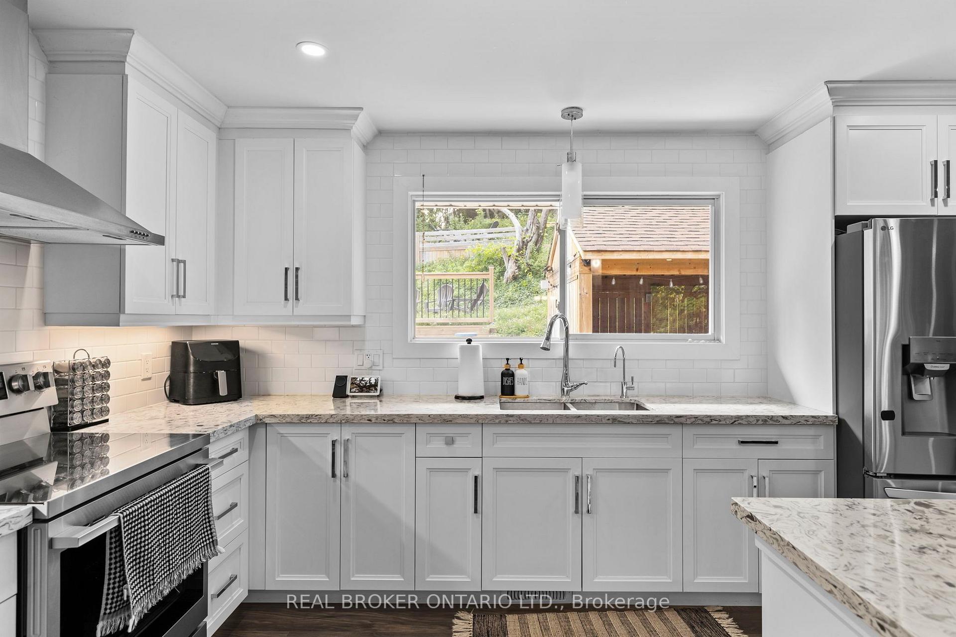 Photo 12 of 92 Quinn Avenue, Orillia — HOMEH