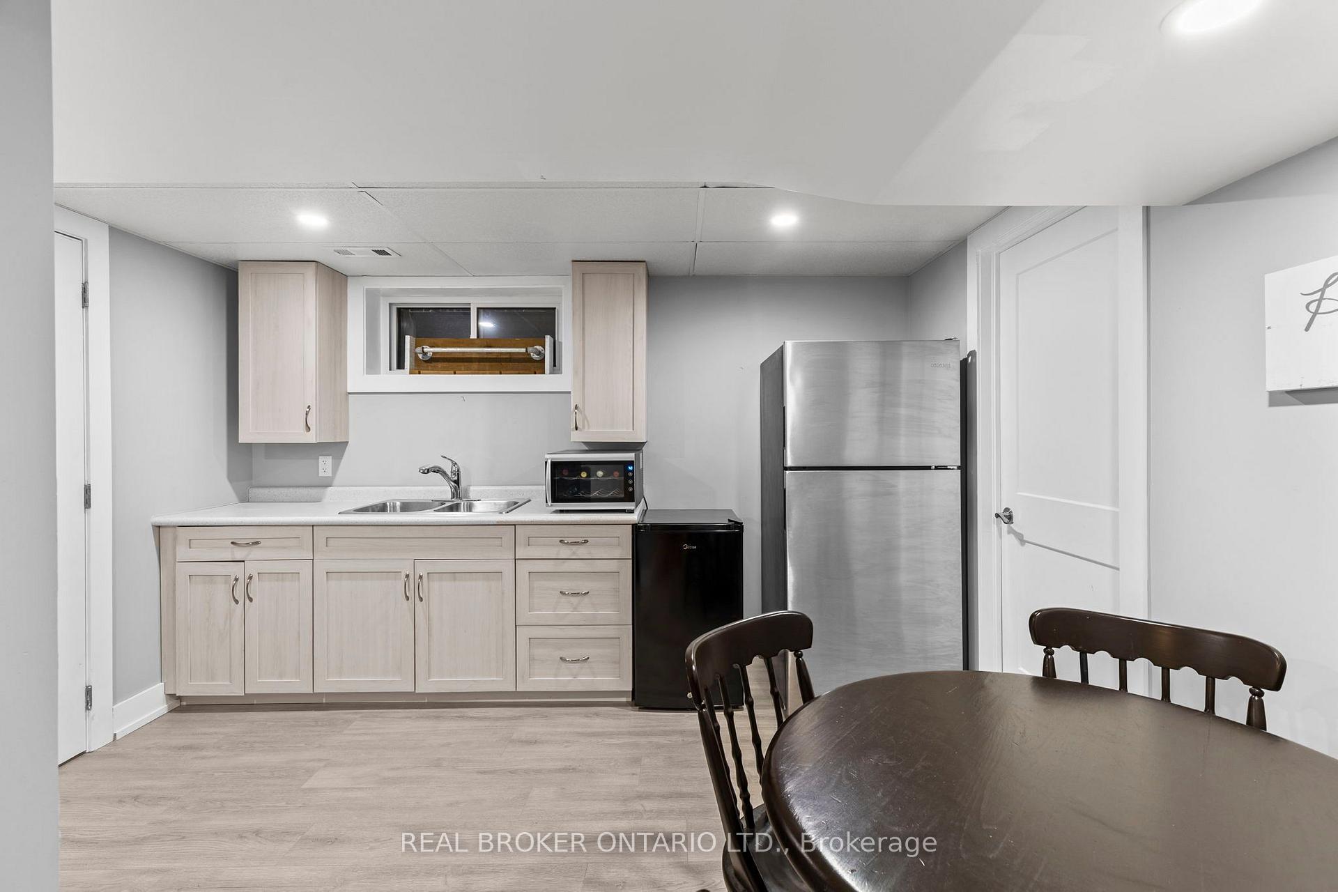 Photo 24 of 92 Quinn Avenue, Orillia — HOMEH