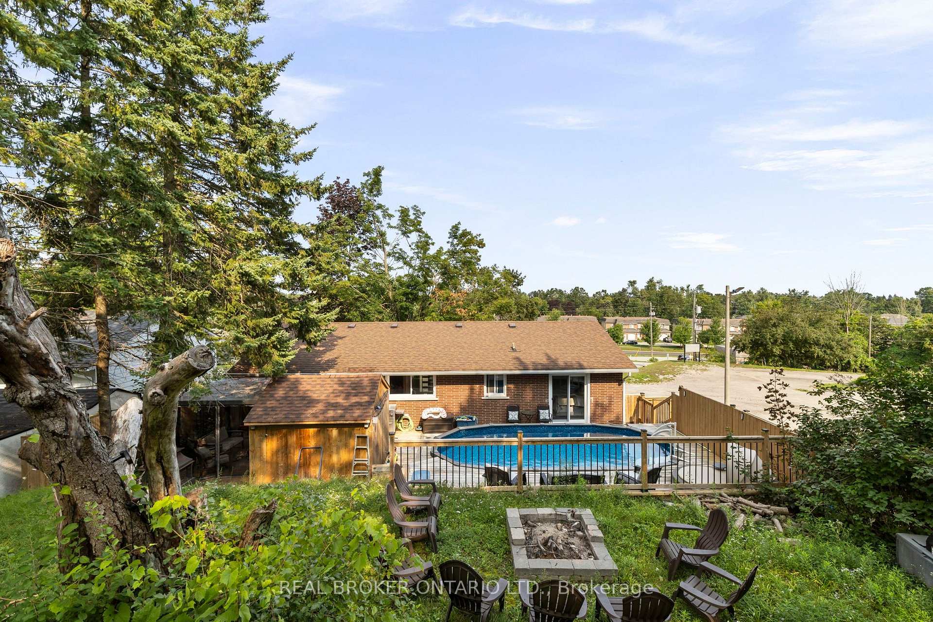 Photo 35 of 92 Quinn Avenue, Orillia — HOMEH