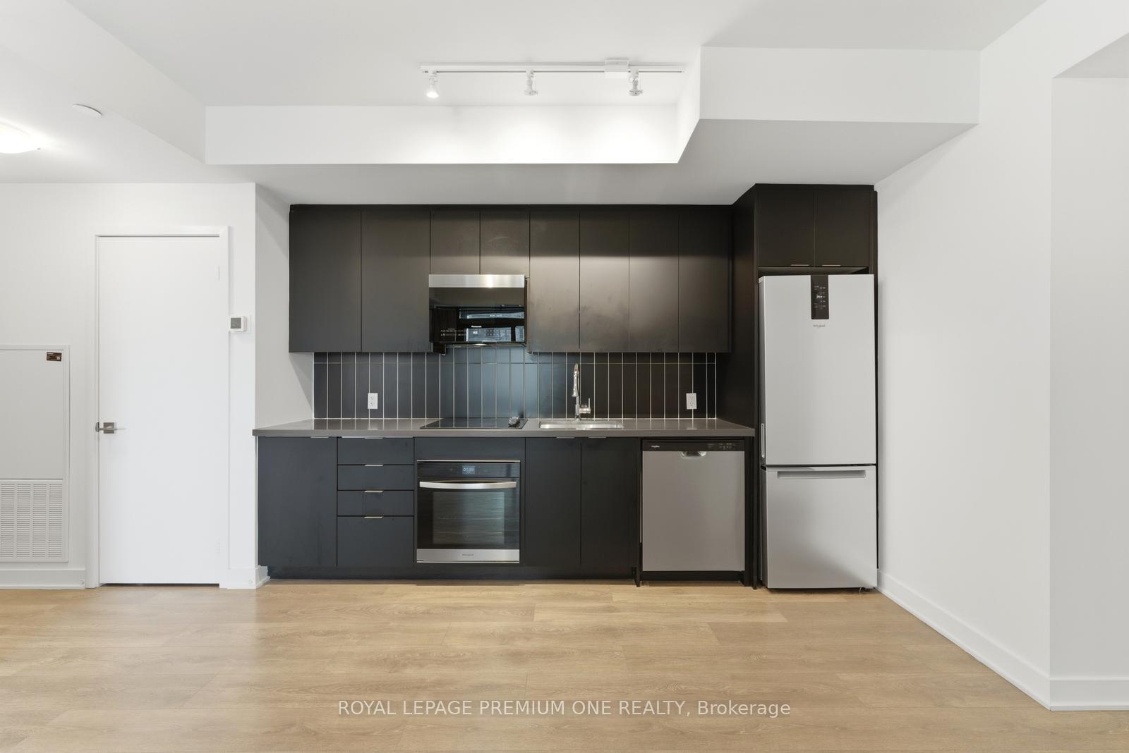 Photo 2 of Unit 2404, 2920 Highway 7, Vaughan, Concord — HOMEH