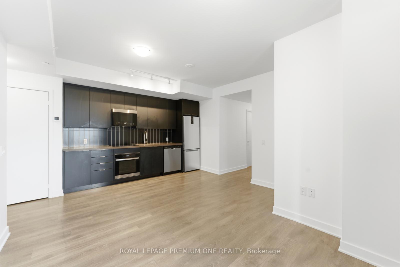 Photo 3 of Unit 2404, 2920 Highway 7, Vaughan, Concord — HOMEH