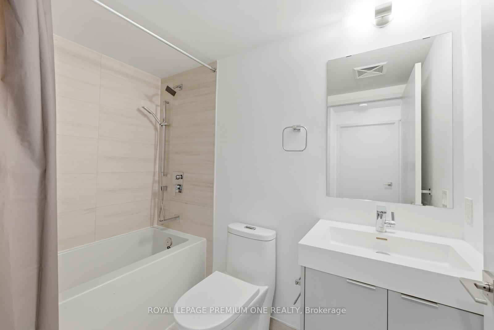 Photo 12 of Unit 2404, 2920 Highway 7, Vaughan, Concord — HOMEH