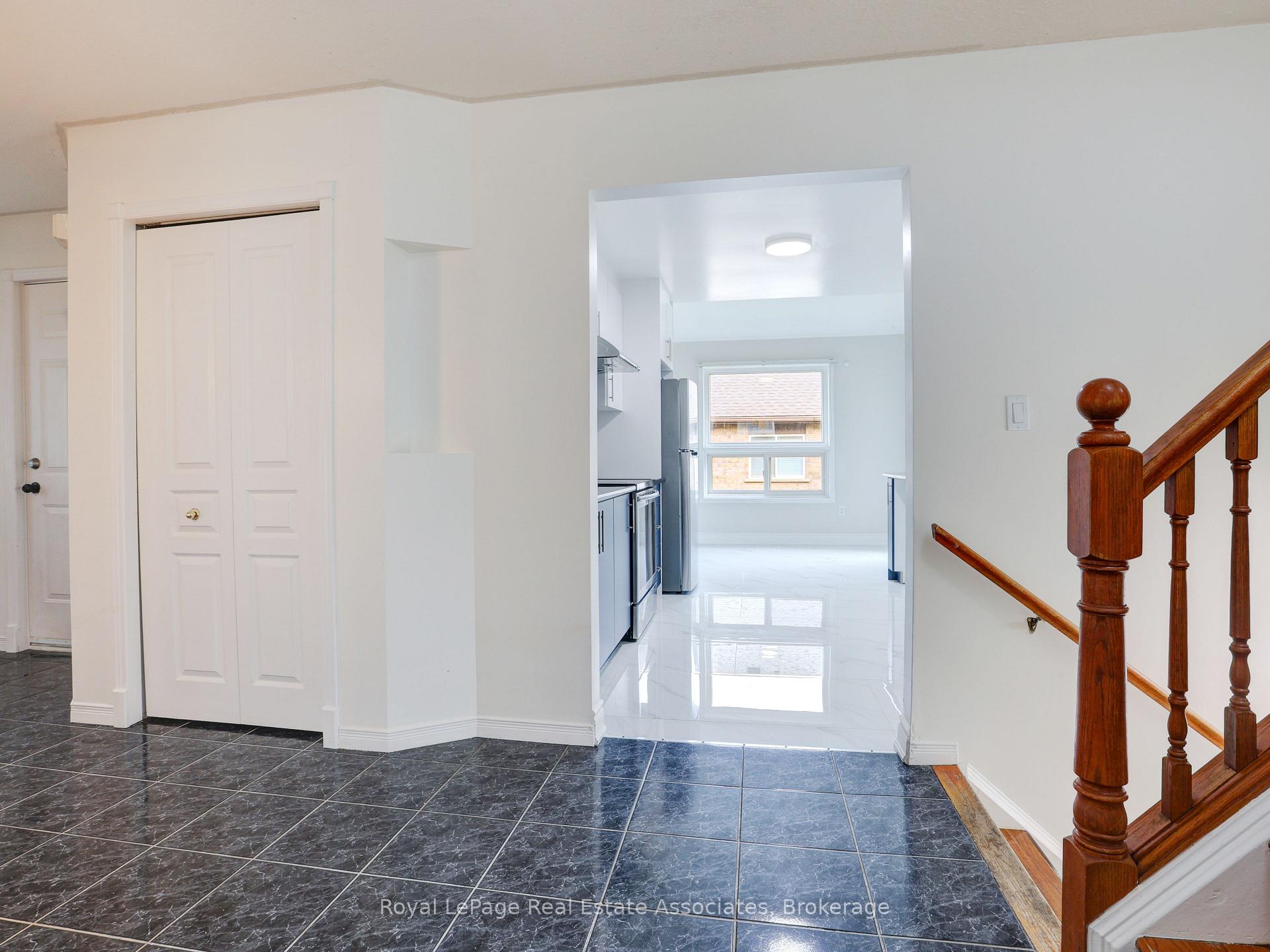 Photo 10 of 26 Mclachlan Place, Guelph, Willow West/Sugarbush/West Acres — HOMEH