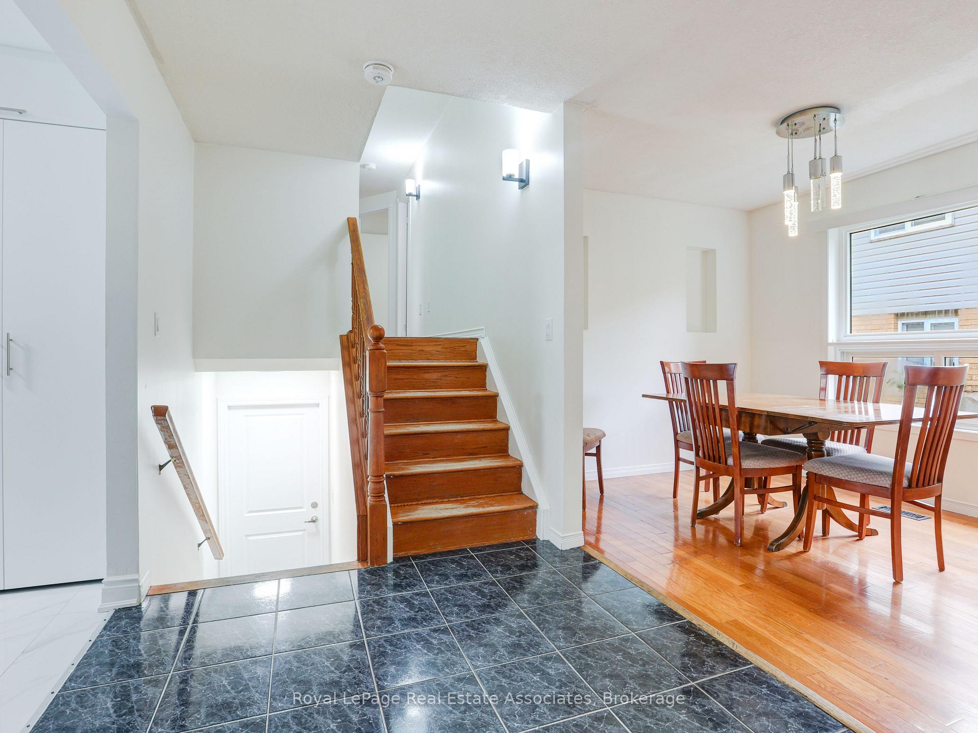 Photo 12 of 26 Mclachlan Place, Guelph, Willow West/Sugarbush/West Acres — HOMEH
