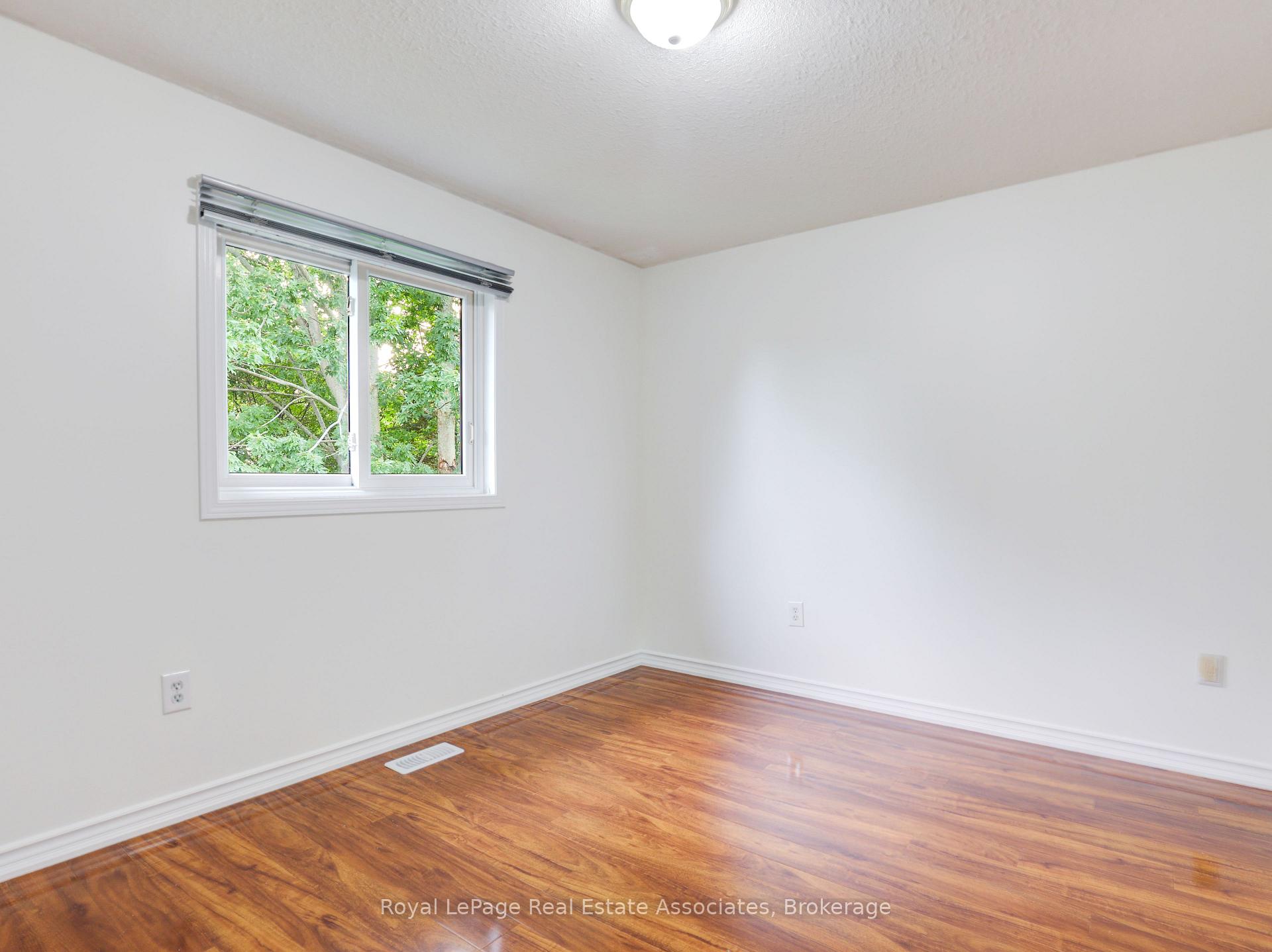 Photo 23 of 26 Mclachlan Place, Guelph, Willow West/Sugarbush/West Acres — HOMEH