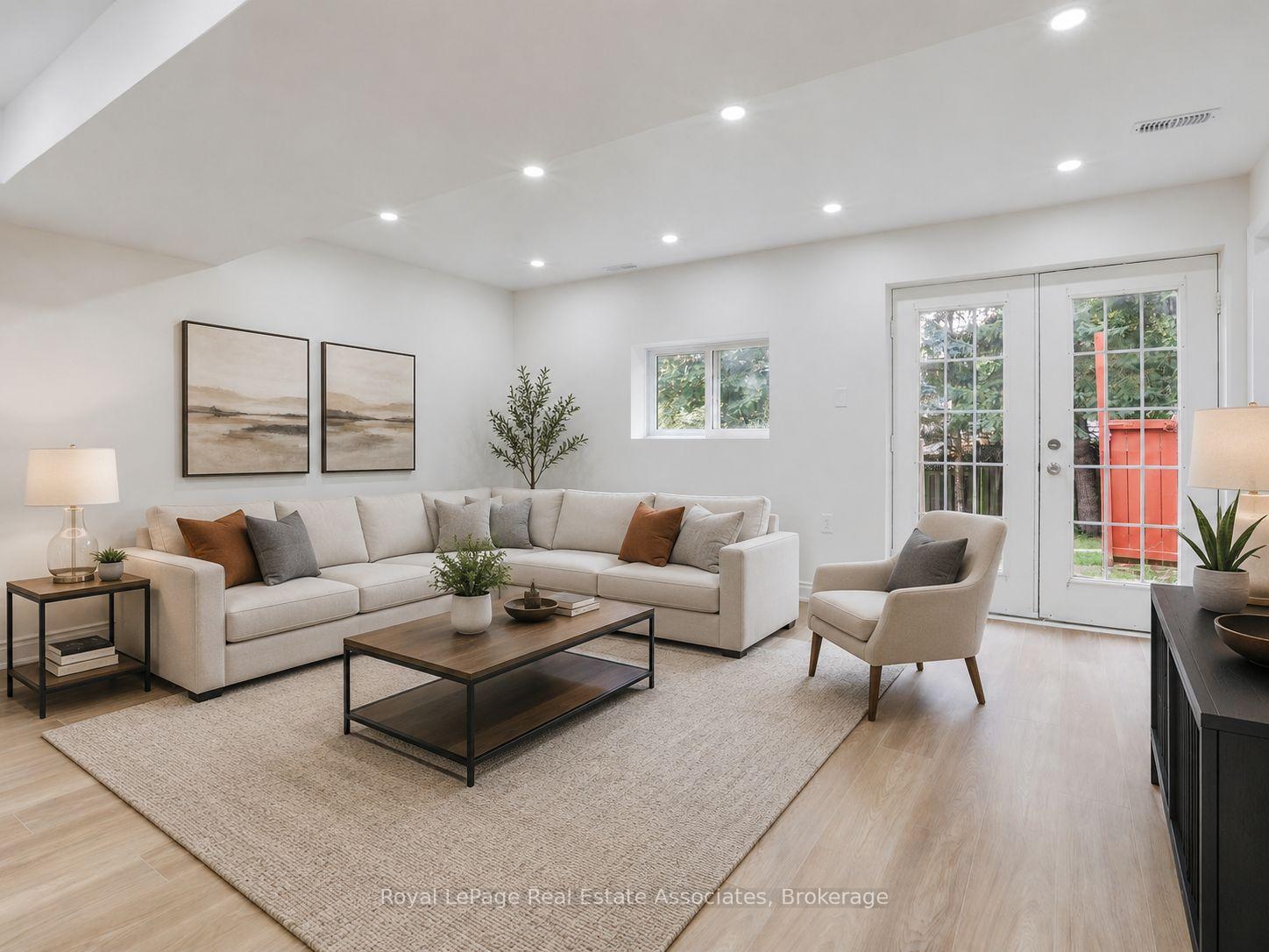 Photo 24 of 26 Mclachlan Place, Guelph, Willow West/Sugarbush/West Acres — HOMEH