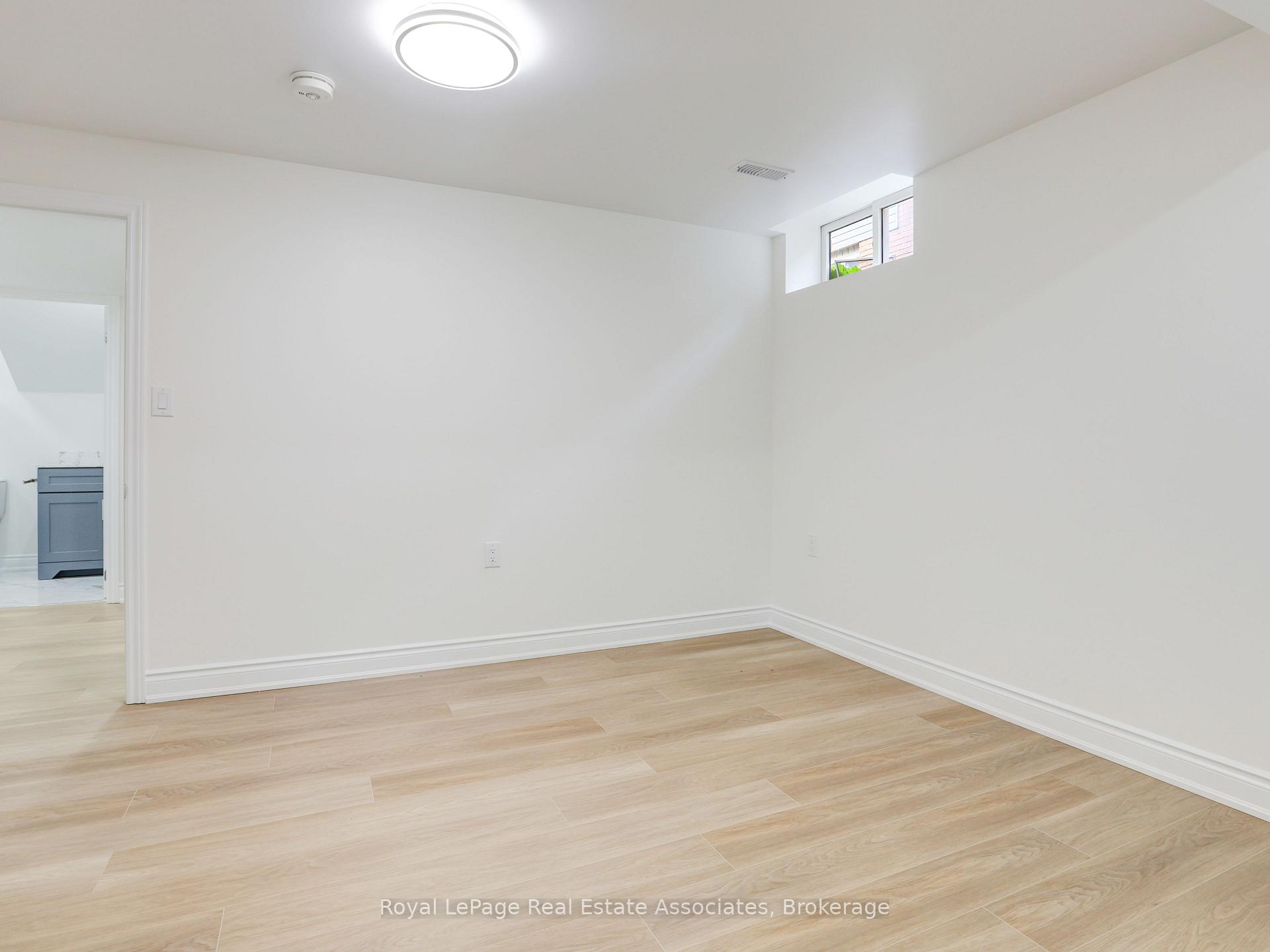 Photo 33 of 26 Mclachlan Place, Guelph, Willow West/Sugarbush/West Acres — HOMEH