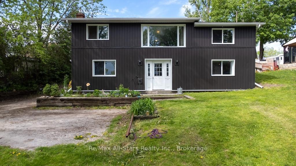 Photo 1 of 9 Riverside Drive, Kawartha Lakes, Lindsay — HOMEH