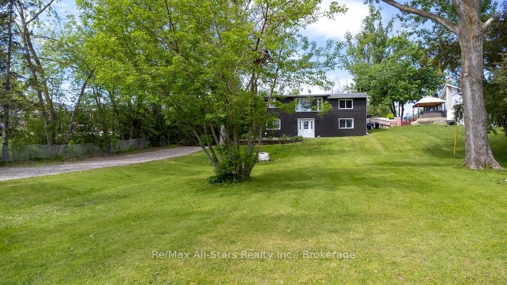 Photo 2 of 9 Riverside Drive, Kawartha Lakes, Lindsay — HOMEH