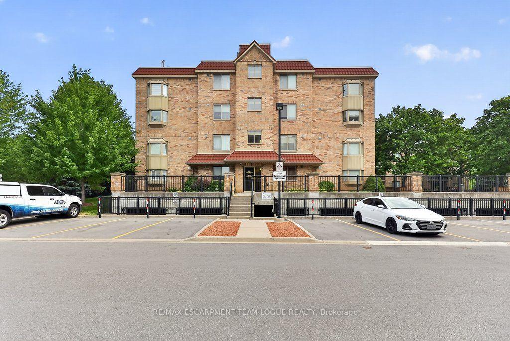 Photo 2 of Unit 212, 3499 Upper Middle Road, Burlington, Headon — HOMEH