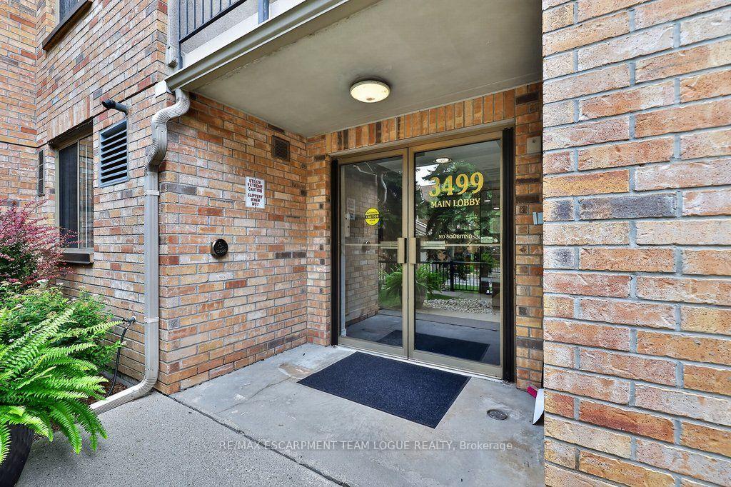 Photo 4 of Unit 212, 3499 Upper Middle Road, Burlington, Headon — HOMEH