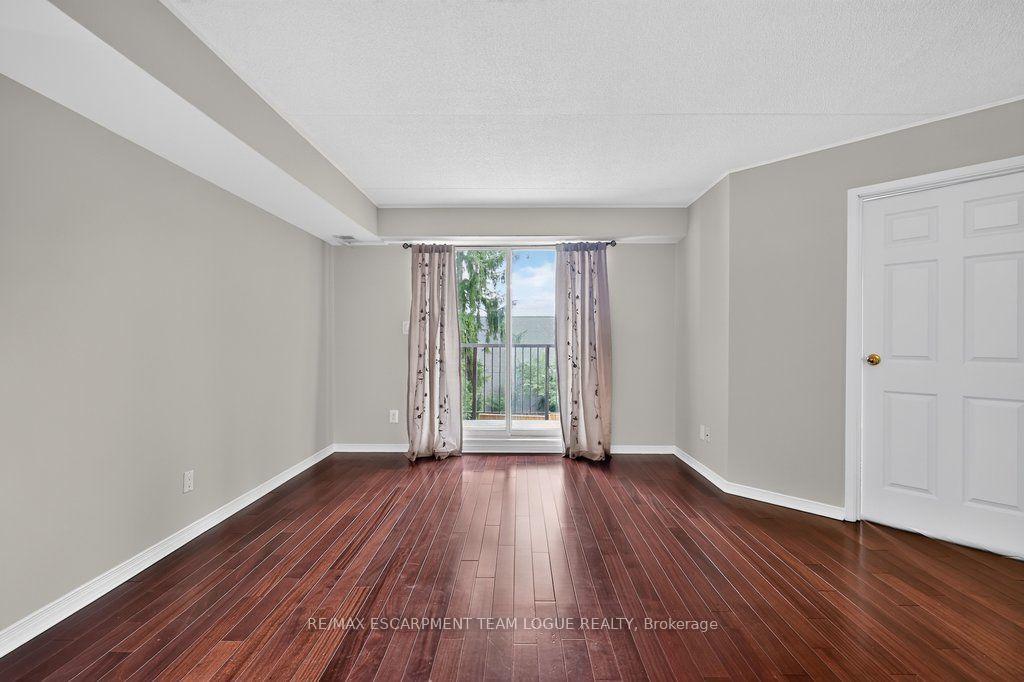 Photo 9 of Unit 212, 3499 Upper Middle Road, Burlington, Headon — HOMEH