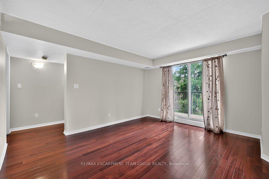 Photo 10 of Unit 212, 3499 Upper Middle Road, Burlington, Headon — HOMEH