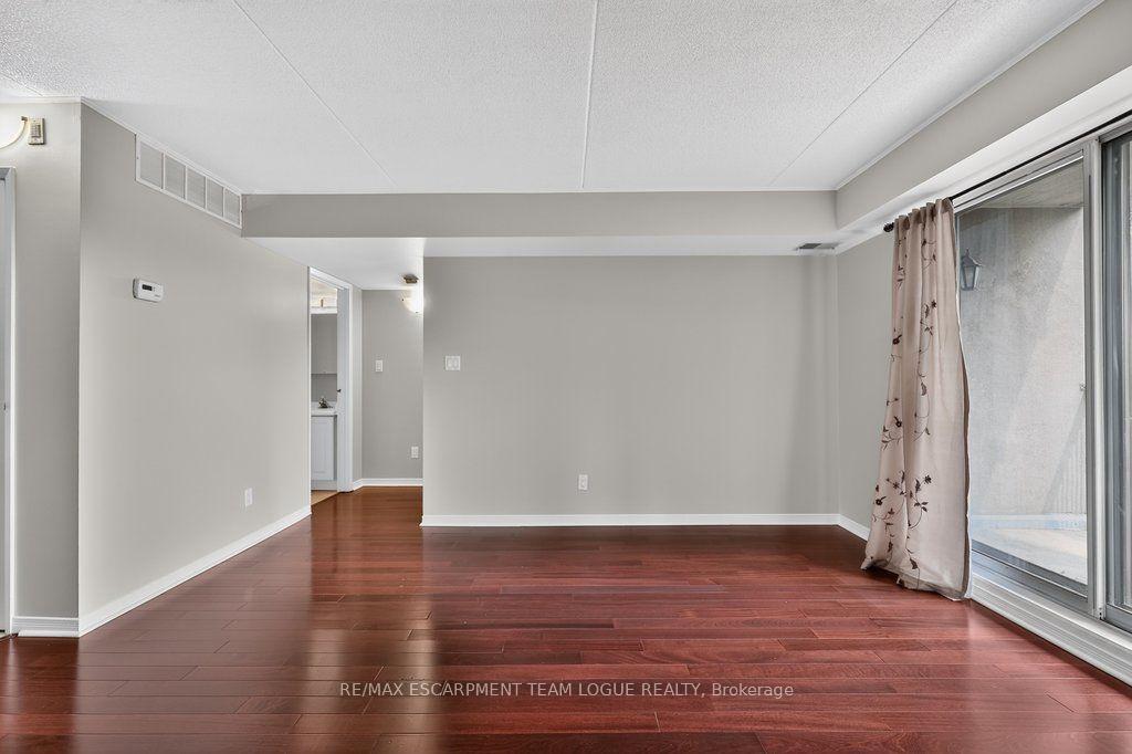 Photo 11 of Unit 212, 3499 Upper Middle Road, Burlington, Headon — HOMEH