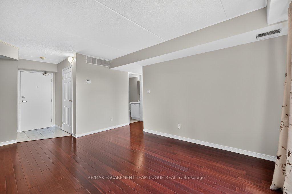Photo 12 of Unit 212, 3499 Upper Middle Road, Burlington, Headon — HOMEH