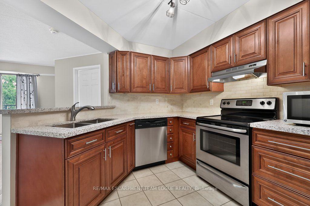 Photo 18 of Unit 212, 3499 Upper Middle Road, Burlington, Headon — HOMEH
