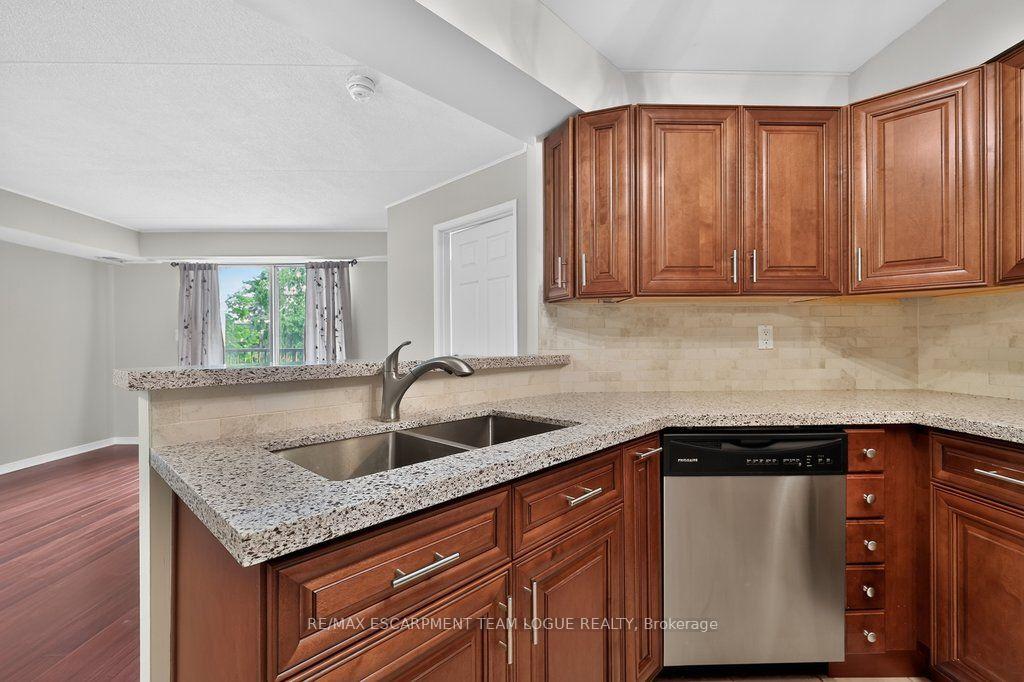Photo 20 of Unit 212, 3499 Upper Middle Road, Burlington, Headon — HOMEH
