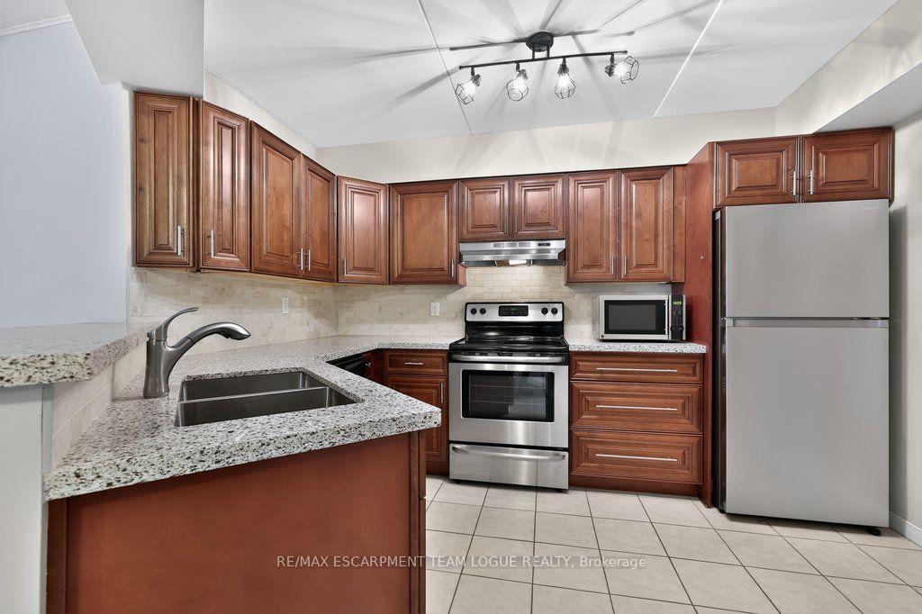 Photo 21 of Unit 212, 3499 Upper Middle Road, Burlington, Headon — HOMEH