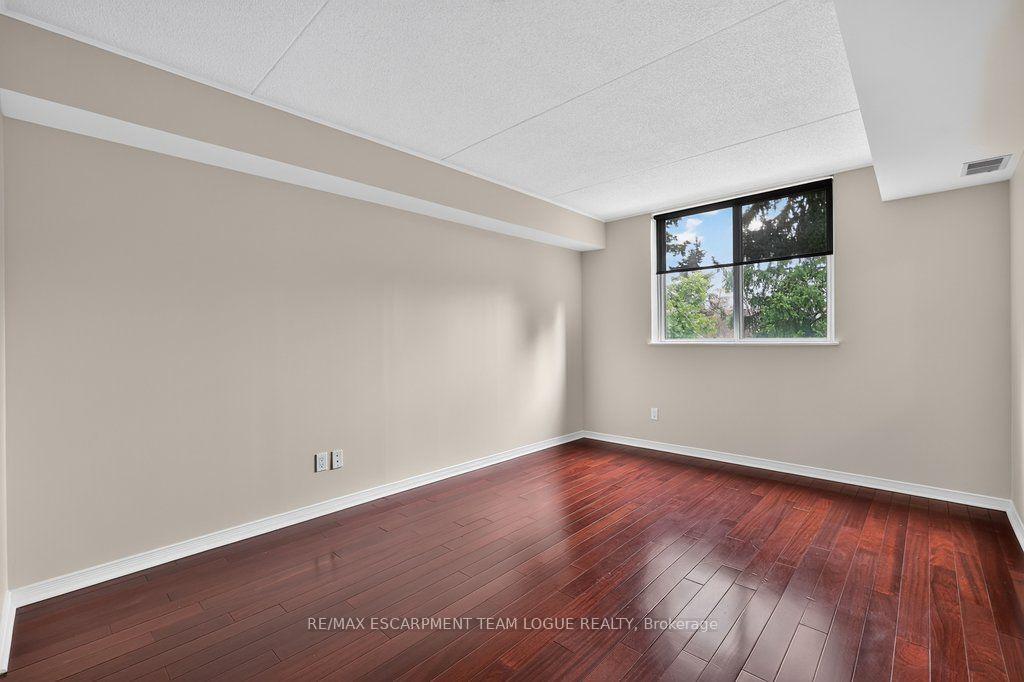 Photo 22 of Unit 212, 3499 Upper Middle Road, Burlington, Headon — HOMEH