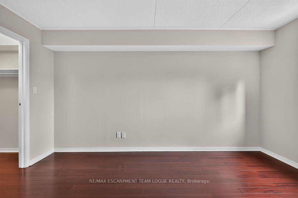 Photo 23 of Unit 212, 3499 Upper Middle Road, Burlington, Headon — HOMEH