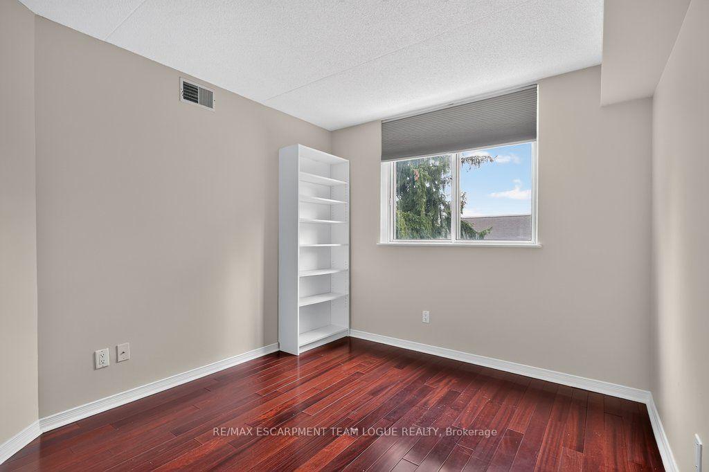 Photo 31 of Unit 212, 3499 Upper Middle Road, Burlington, Headon — HOMEH