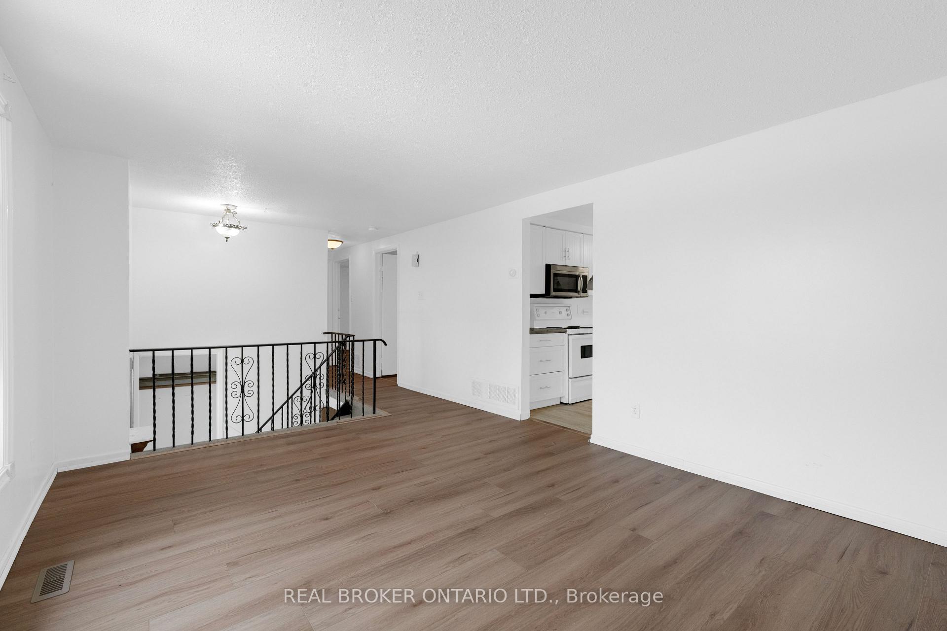 Photo 5 of 57 Bernick Drive, Barrie, Grove East — HOMEH