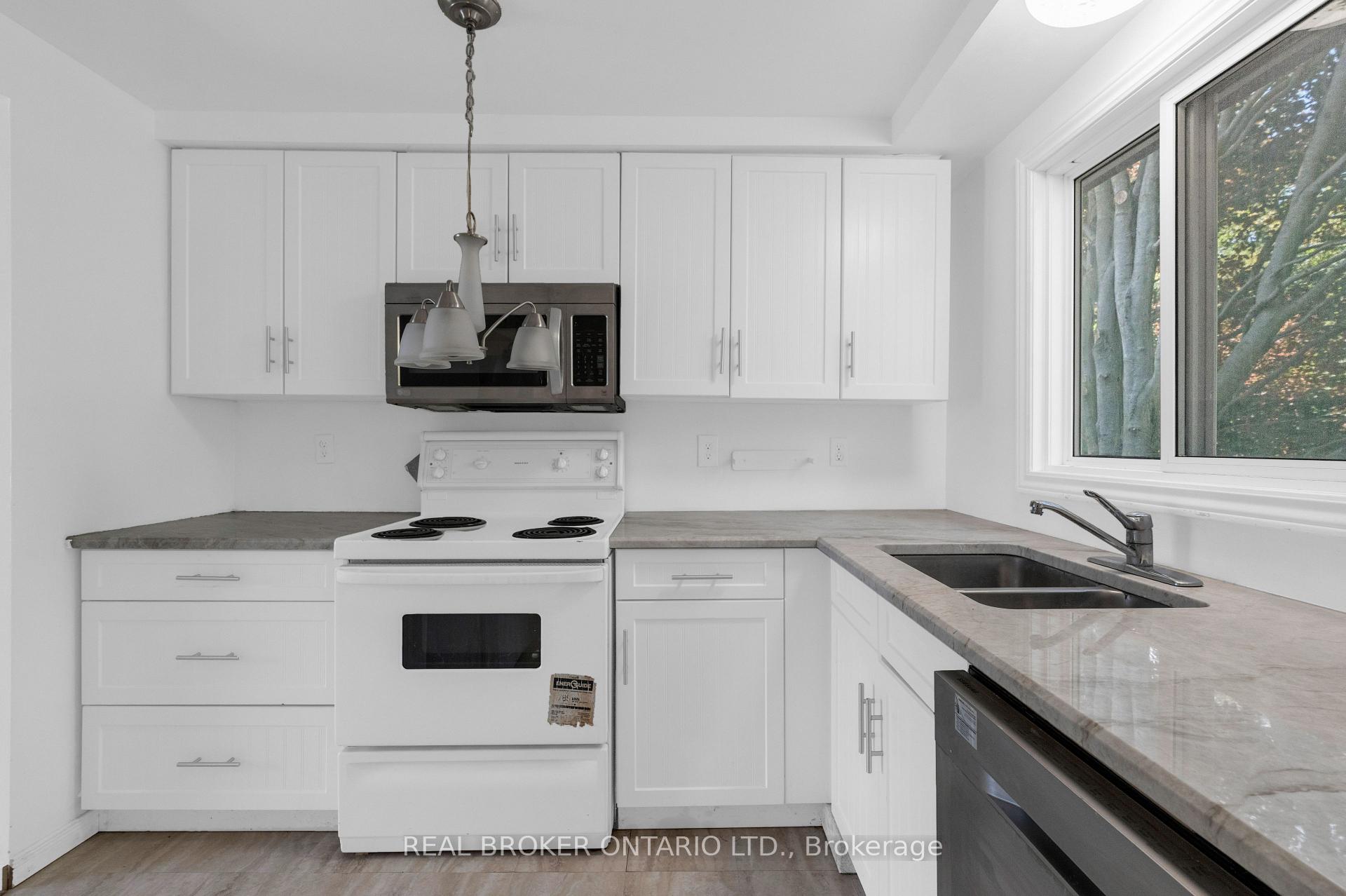 Photo 10 of 57 Bernick Drive, Barrie, Grove East — HOMEH