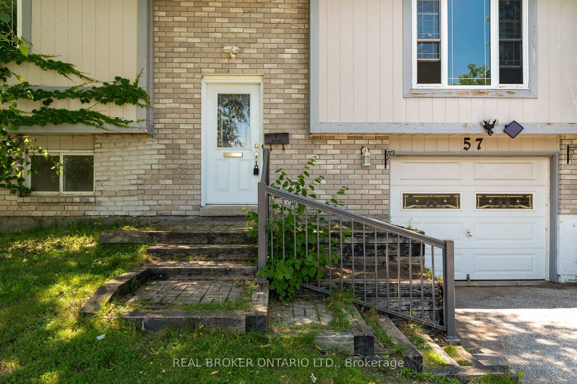 Photo 14 of 57 Bernick Drive, Barrie, Grove East — HOMEH