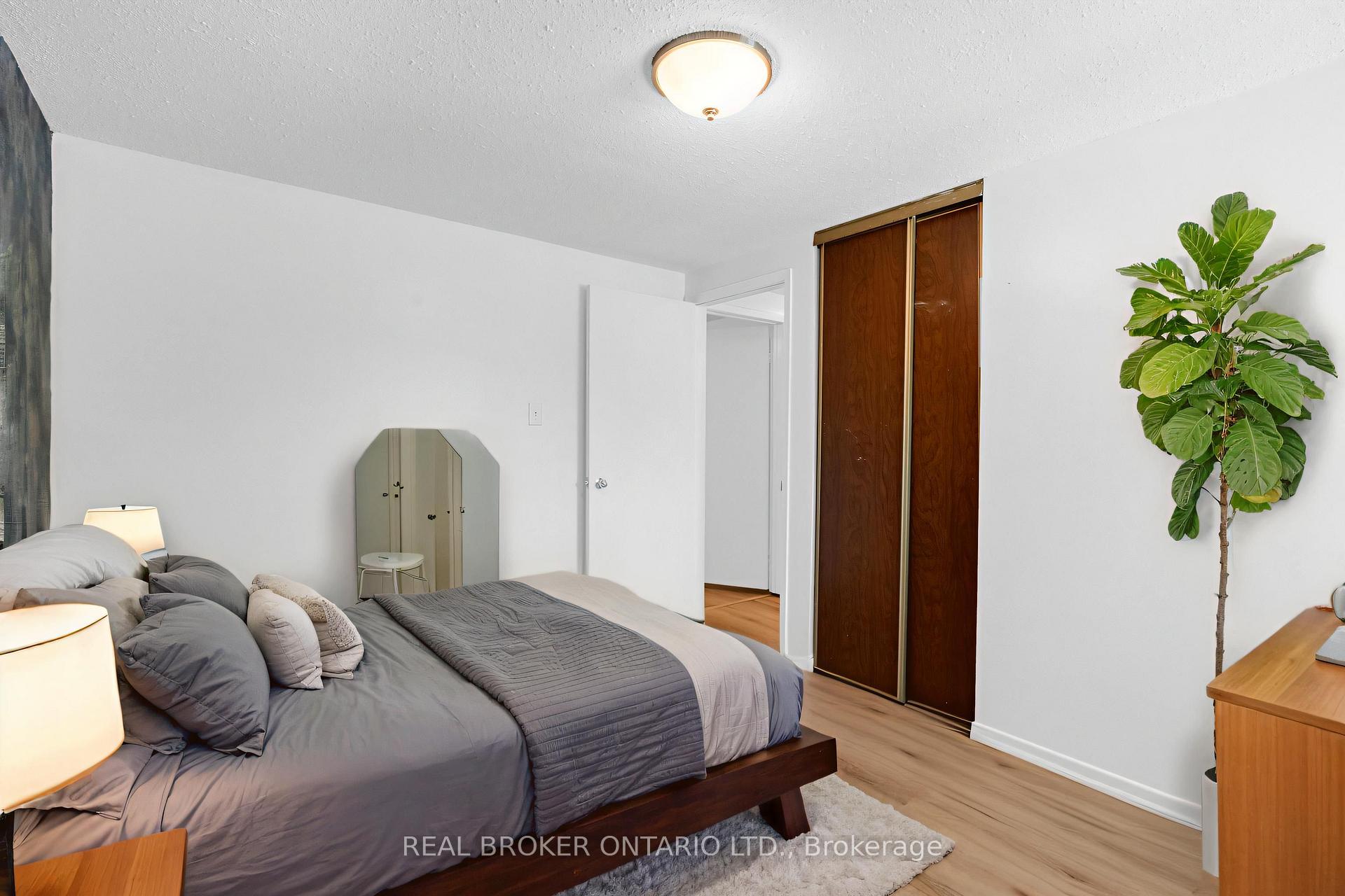 Photo 22 of 57 Bernick Drive, Barrie, Grove East — HOMEH